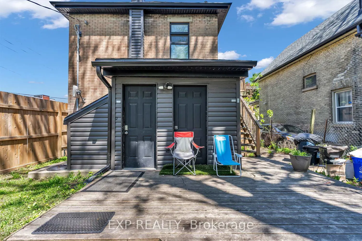 553 Quebec Street photo 2