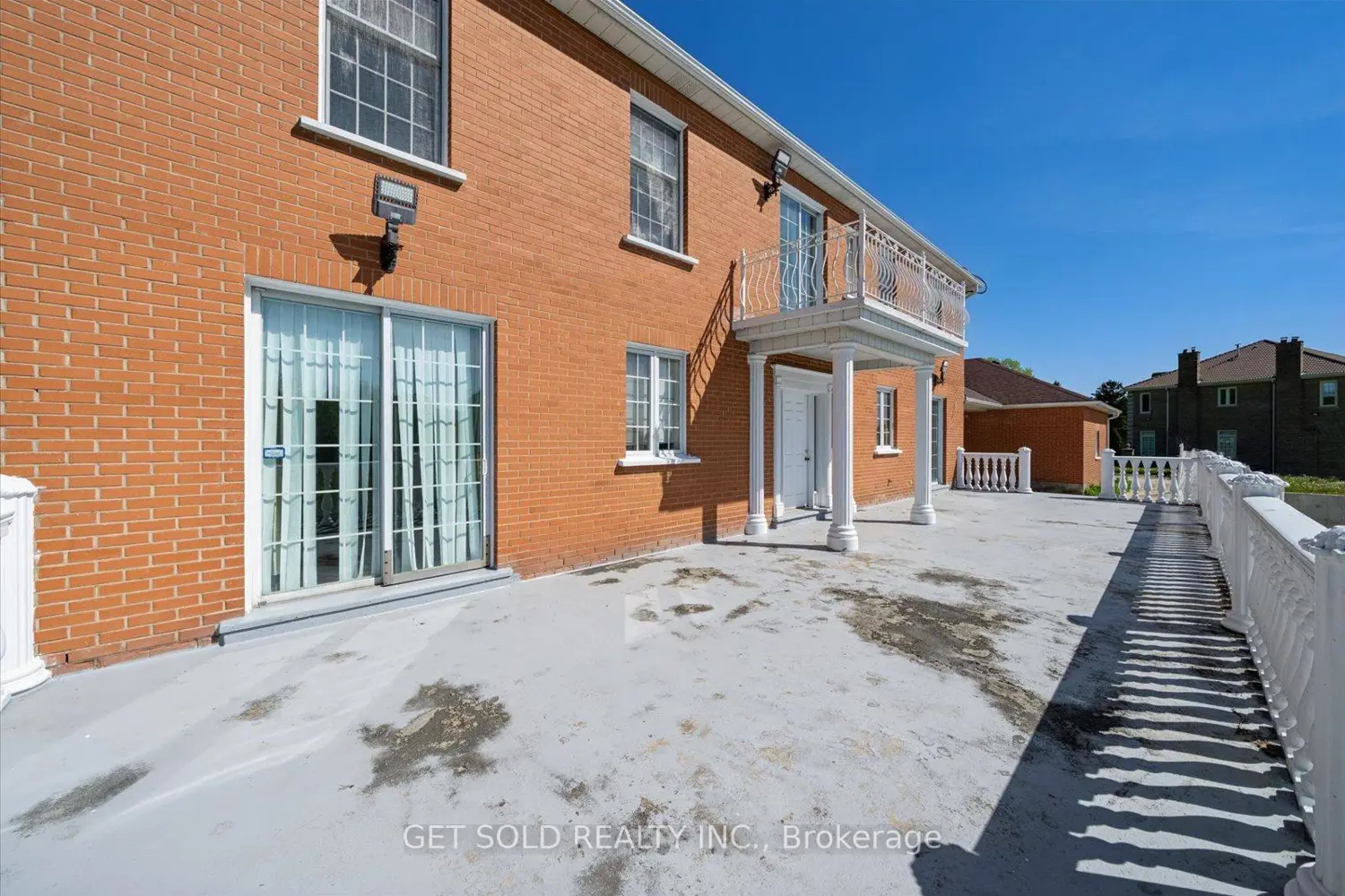 6 Bowman Avenue photo 3