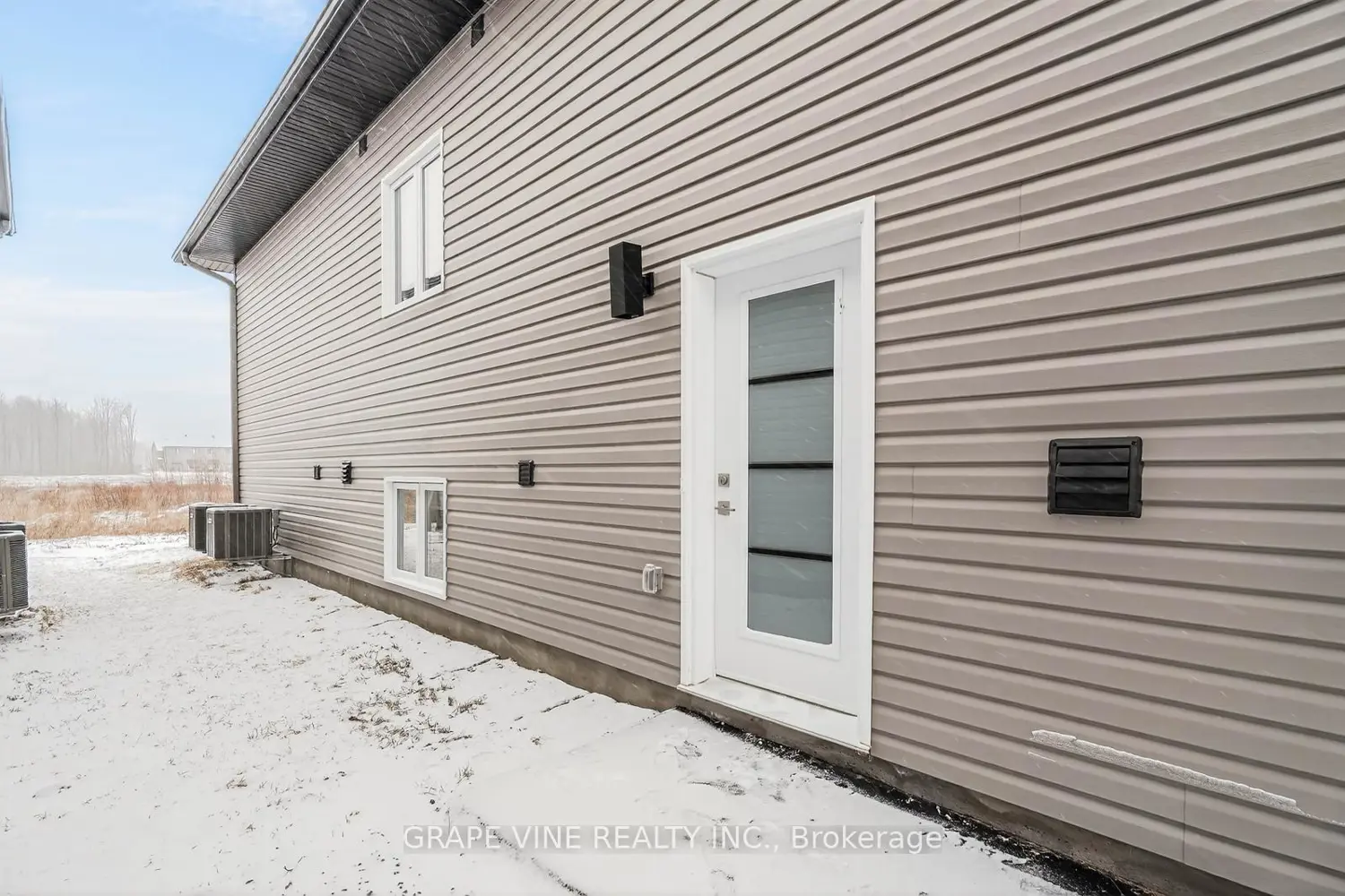 218-218A Cypress Street photo 2