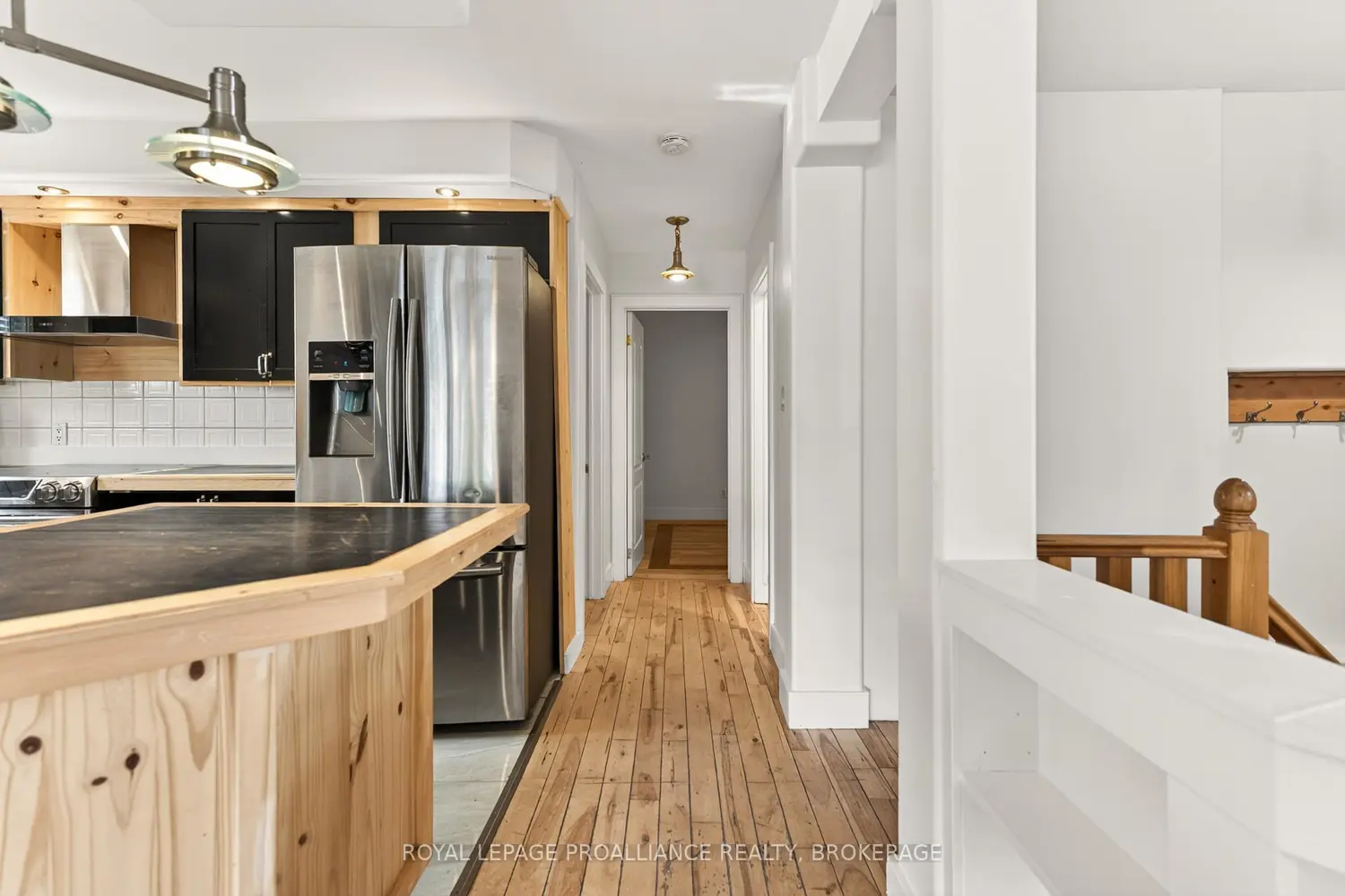 169 Carruthers Avenue photo 2