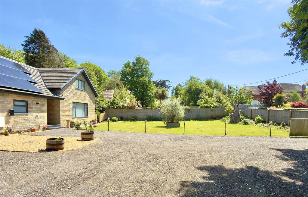 Additional image 14 of 5 bed chalet for saleFreshwater Bay, Isle Of Wight PO40