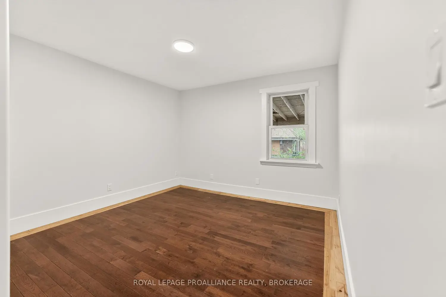 169 Carruthers Avenue photo 3
