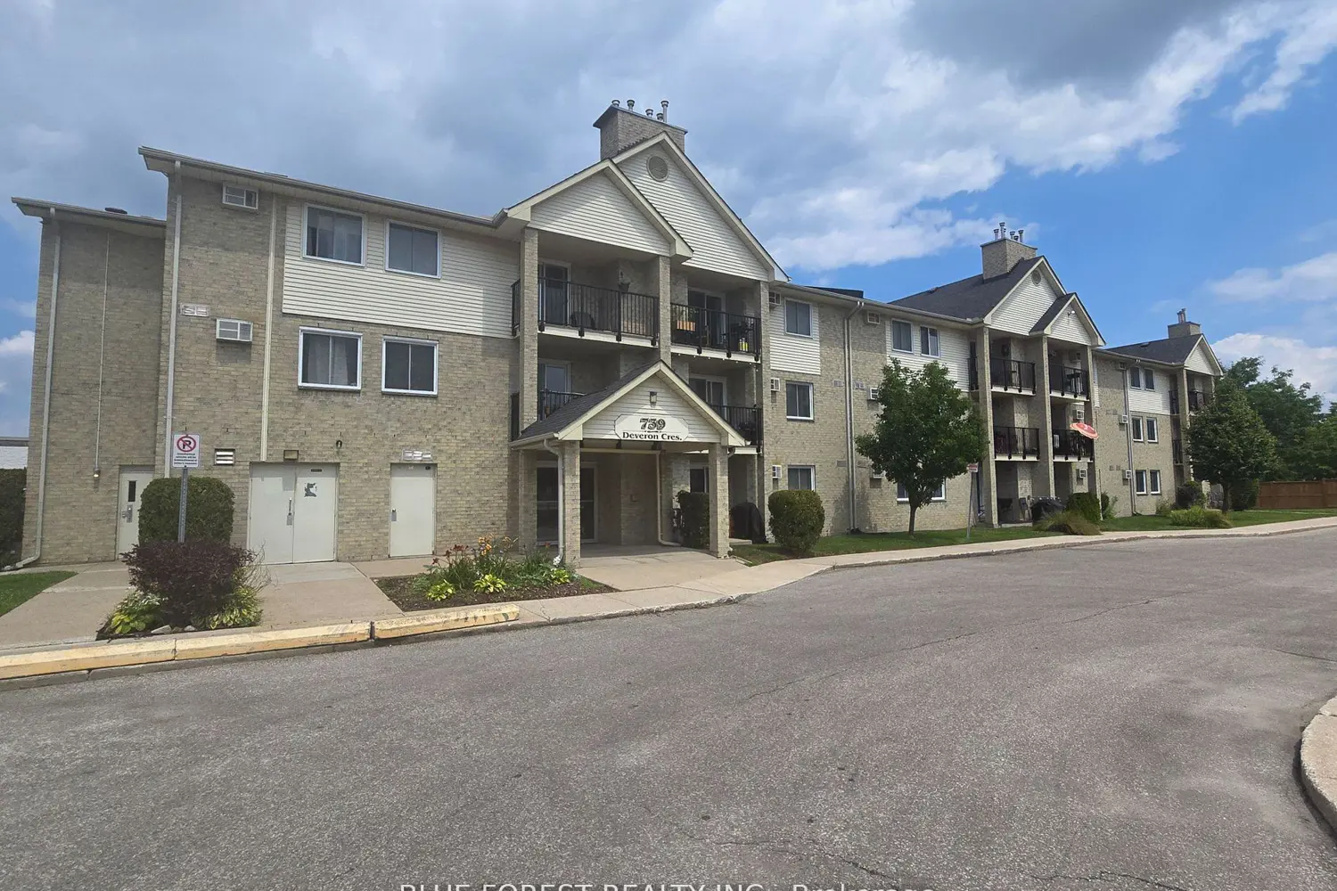 739 Deveron Crescent 209