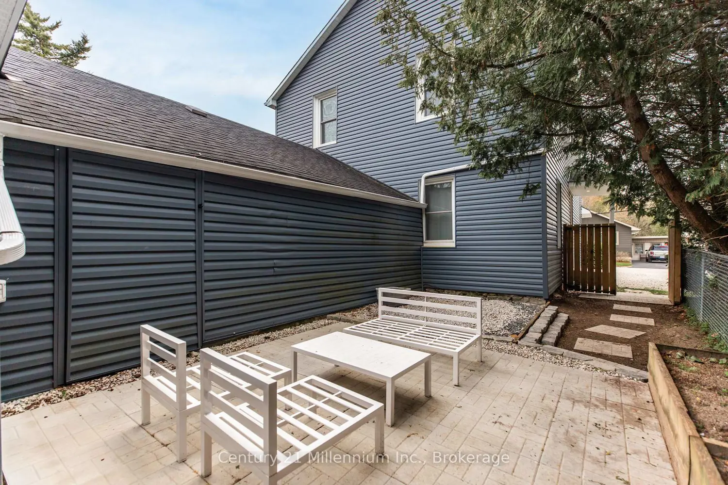 Additional image 15 of 303025 15 Grey Road