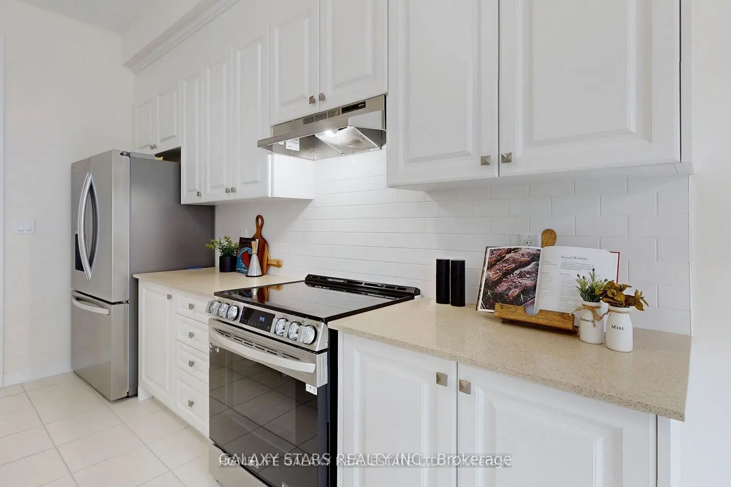 31 Sambro Lane photo 4