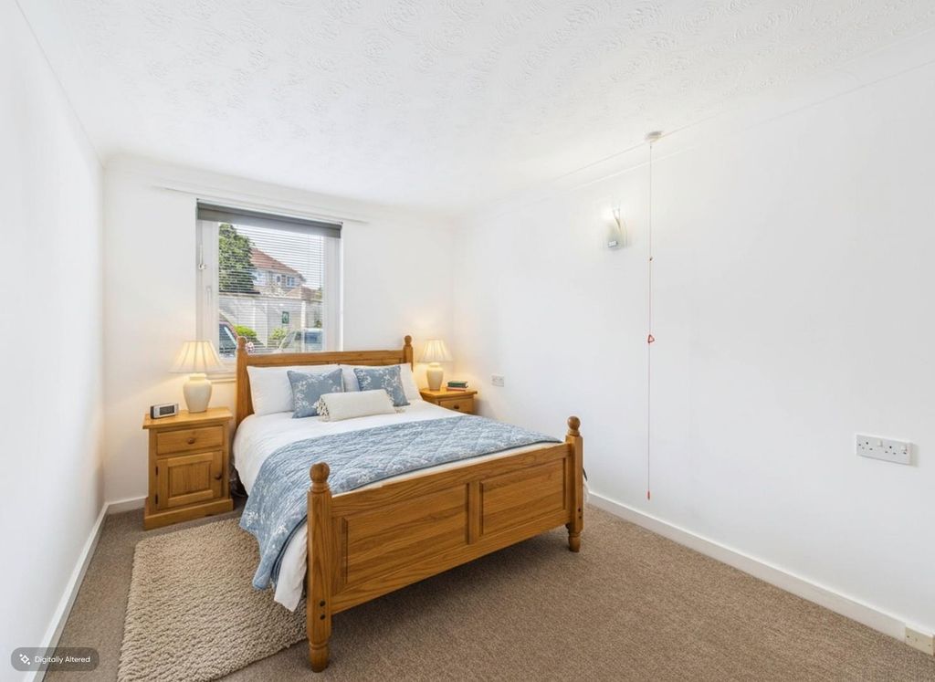 1 bed flat for saleWest Avenue, Filey YO14 photo 2
