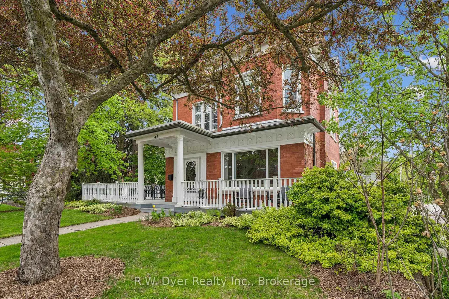 42 Lansdowne Road
