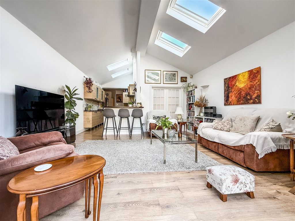 3 bed end terrace house for saleCastle Street, Portchester PO16