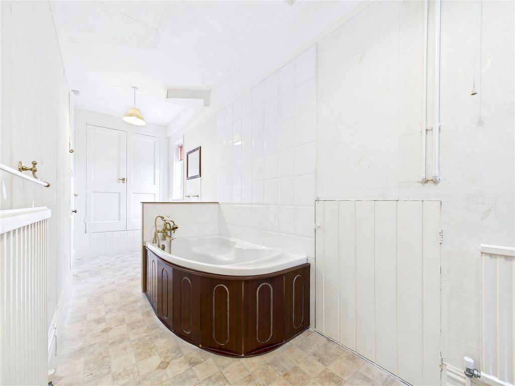 Additional image 18 of 4 bed detached house for saleRosebery Road, Felixstowe, Suffolk IP11