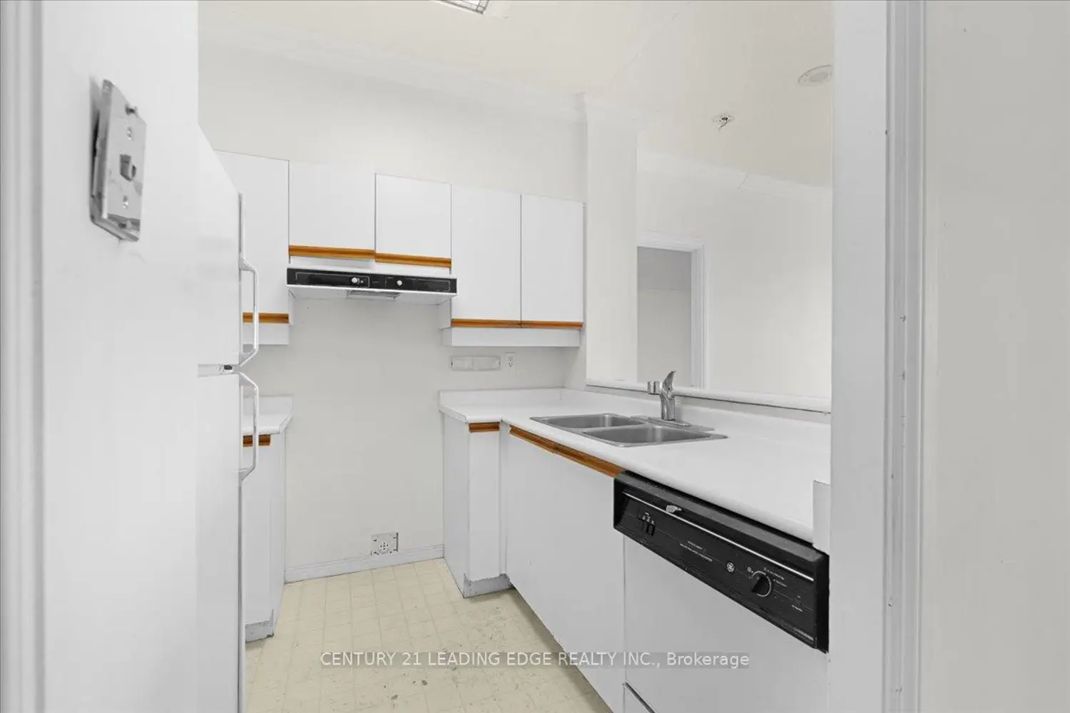 Additional image 6 of 2511 Lakeshore Road 719