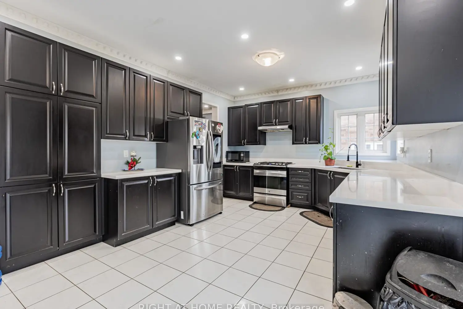 1904 Arborwood Drive photo 5