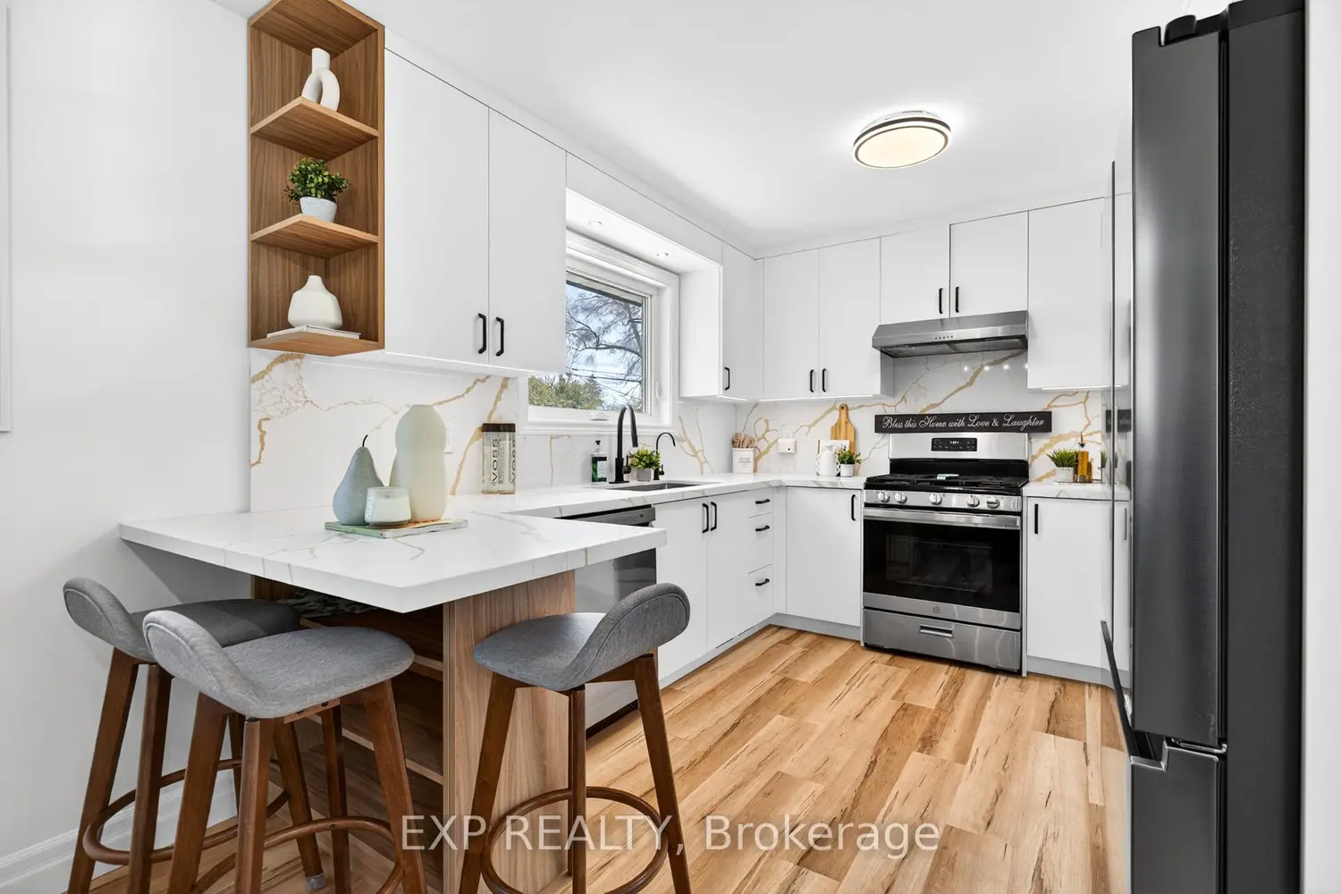 15 Rexway Drive photo 3