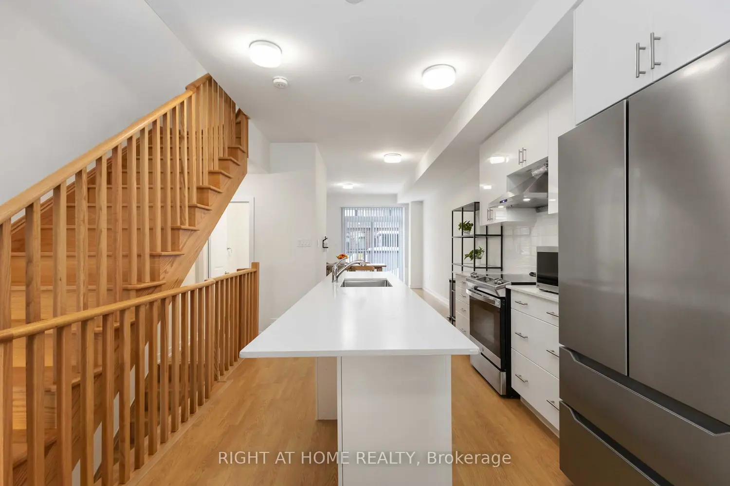 Additional image 6 of 1557 Midland Avenue