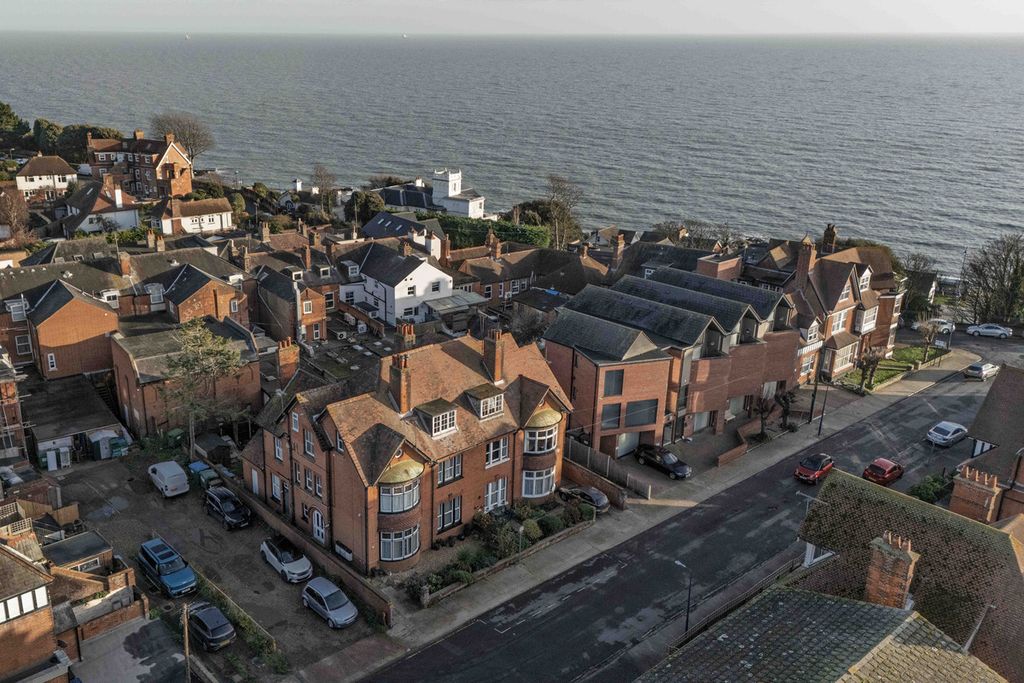 Additional image 2 of 2 bed flat for saleStanley Road, Felixstowe IP11