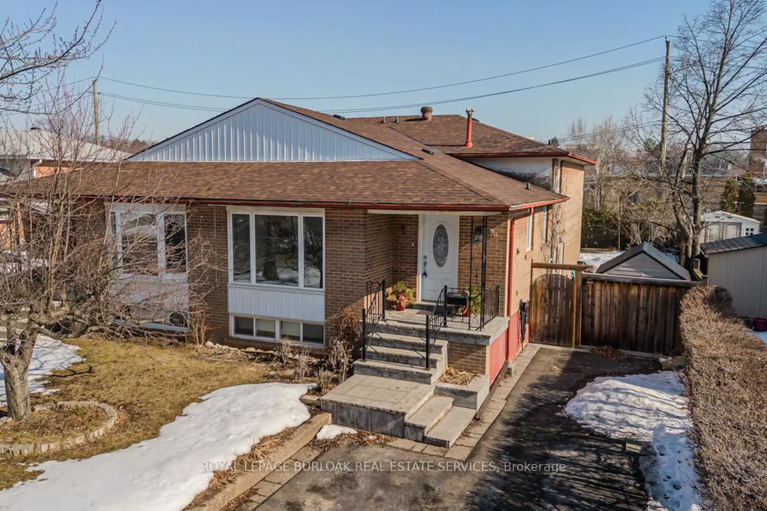 1294 Napier Crescent