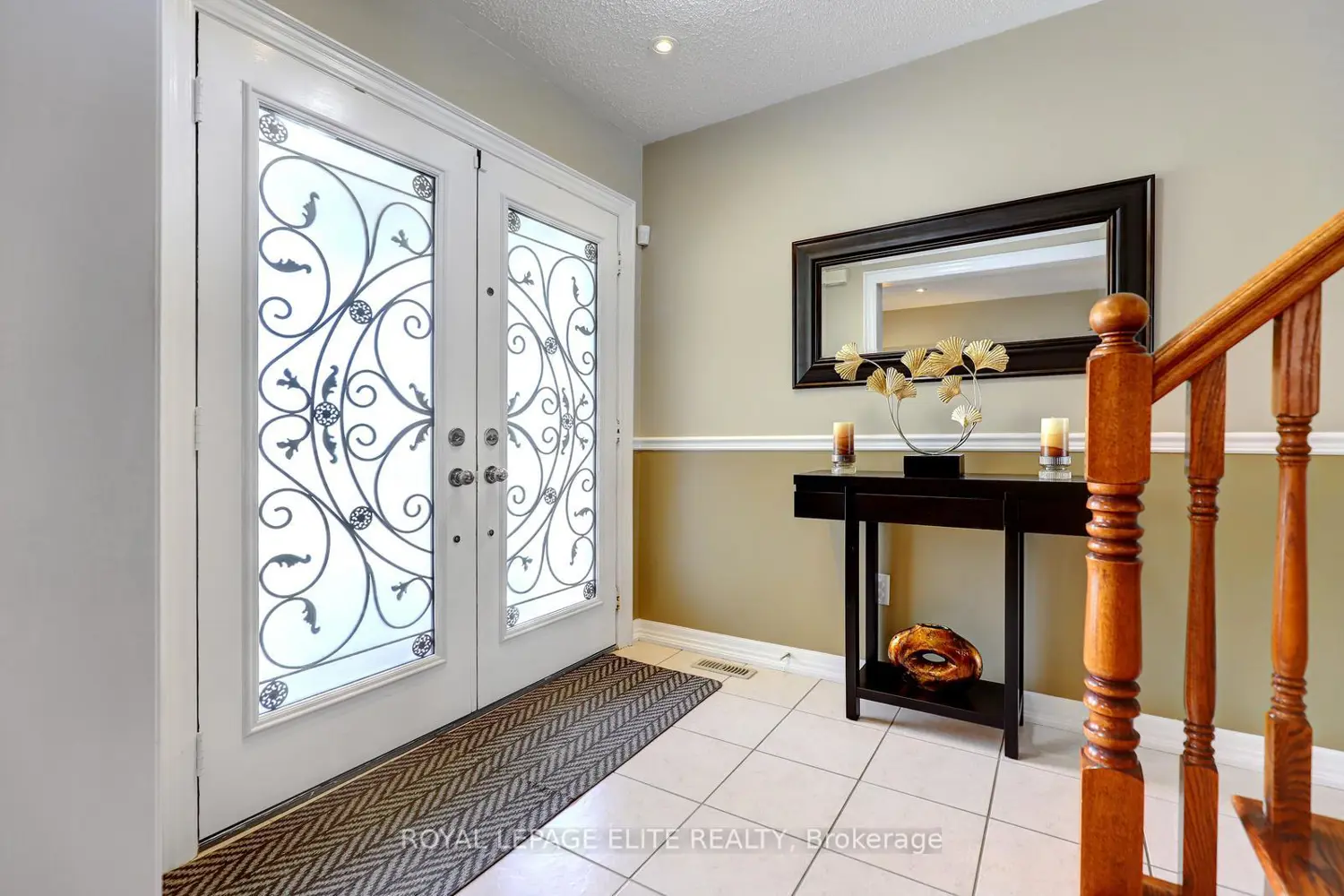1094 Hepburn Road photo 2