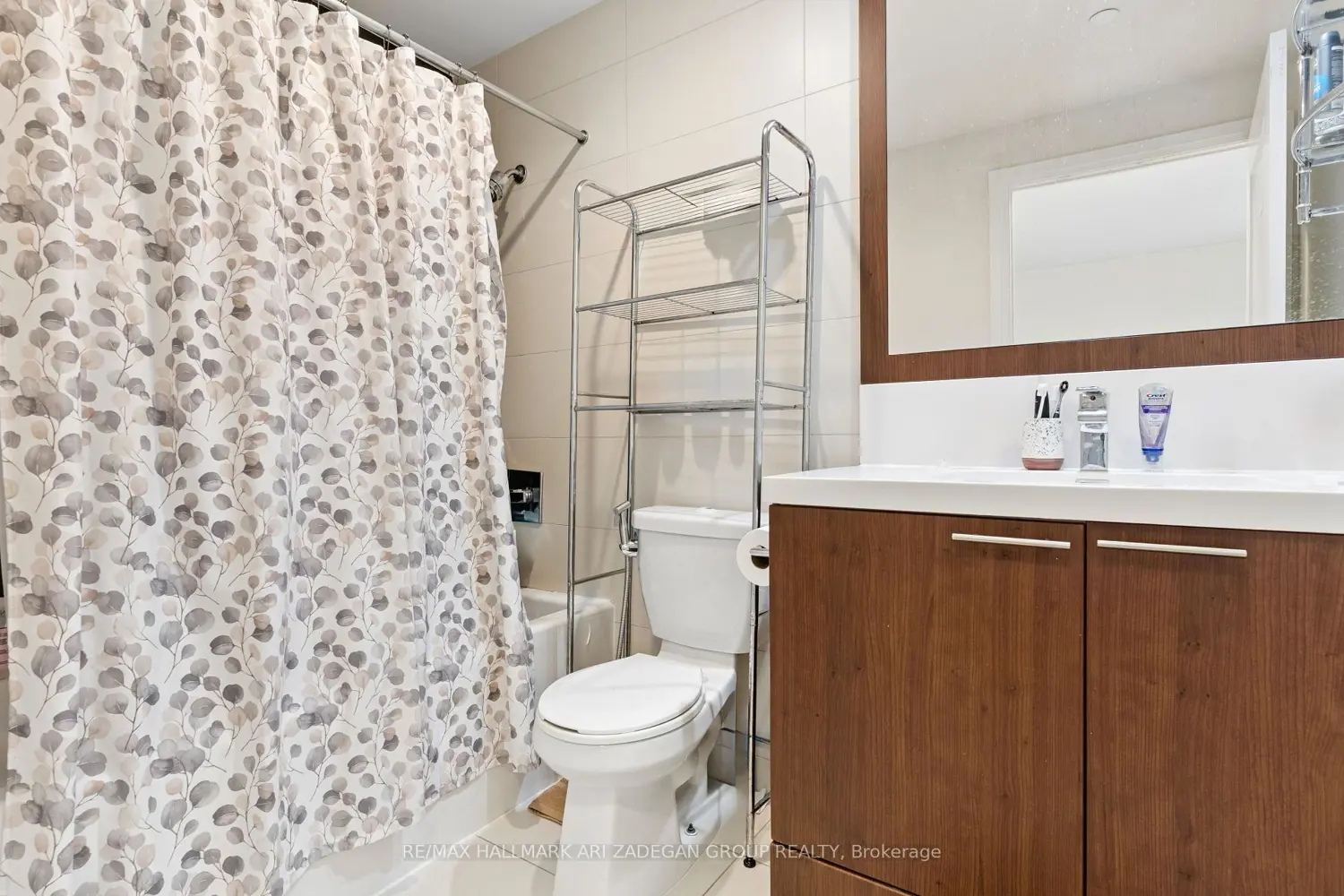 Additional image 15 of 120 Harrison Garden Boulevard 907