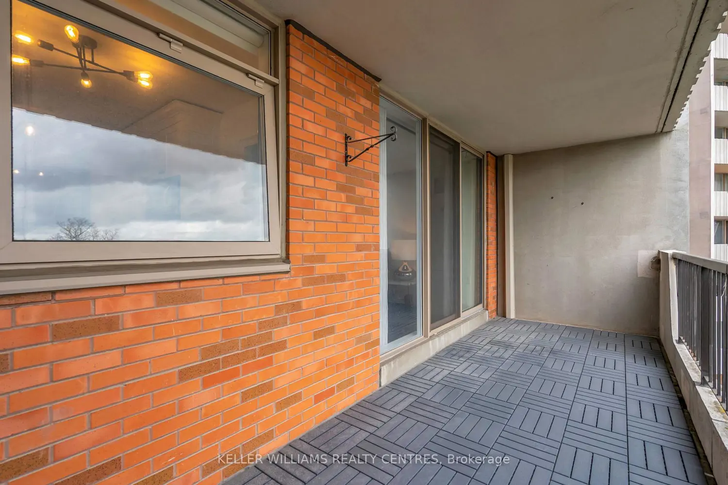 Additional image 9 of 7811 Yonge Street 407