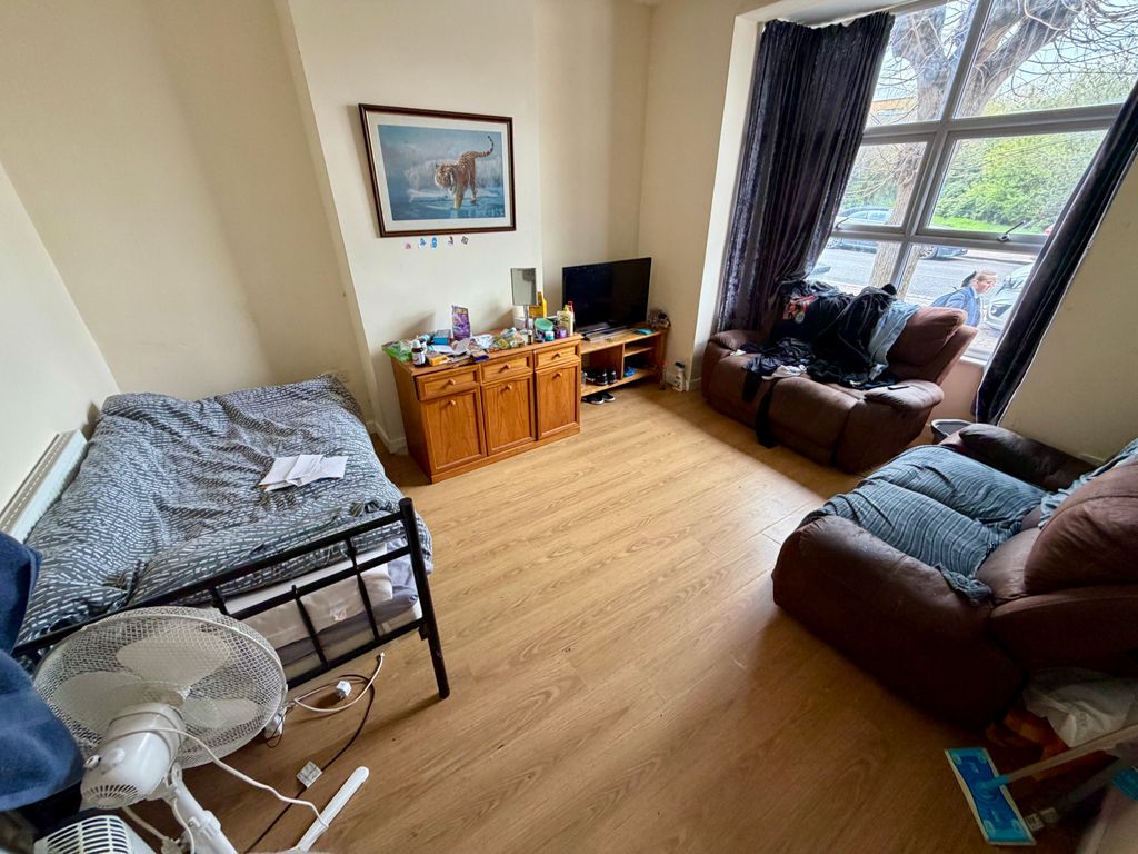 Additional image 3 of 7 bed terraced house for saleMarlborough Road, Gillingham ME7