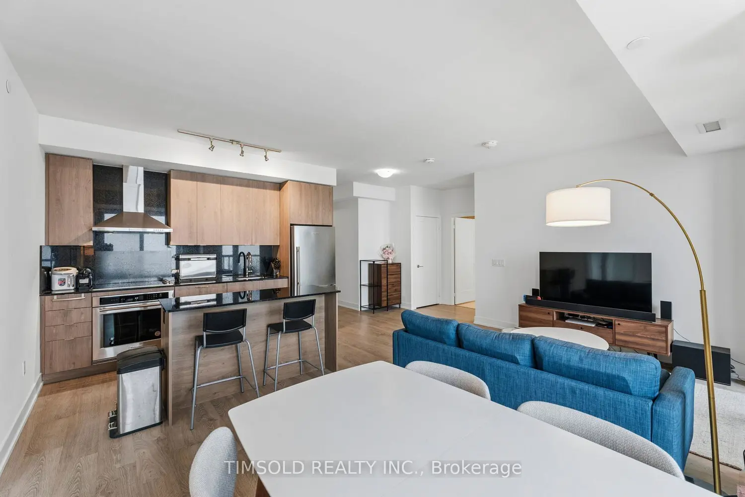 Additional image 8 of 5 Mabelle Avenue 4136