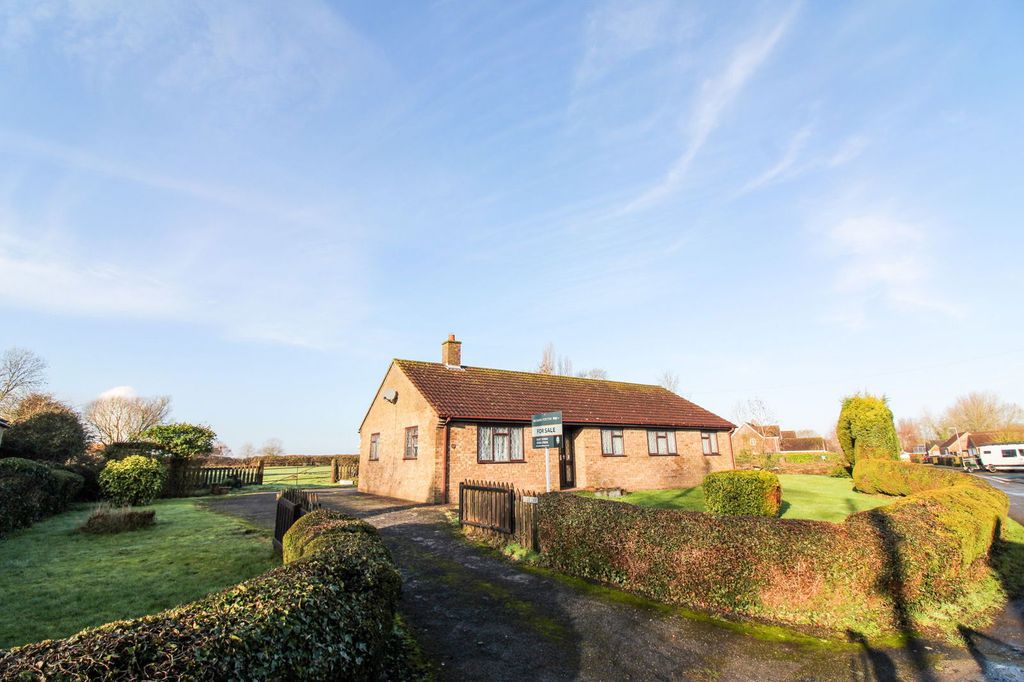 3 bed bungalow for saleCade Lane, Upton, Gainsborough DN21