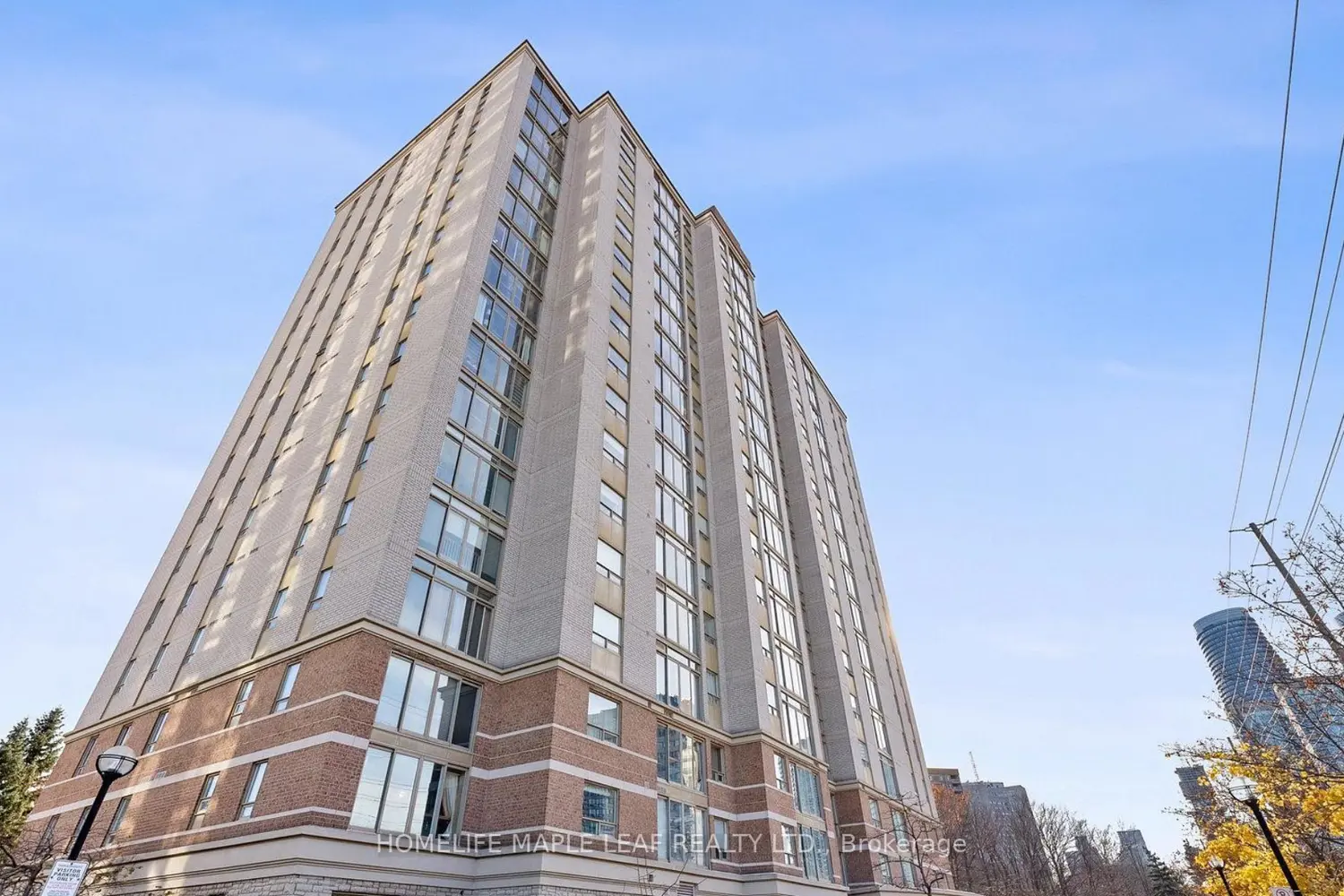 200 Burnhamthorpe Road 1304