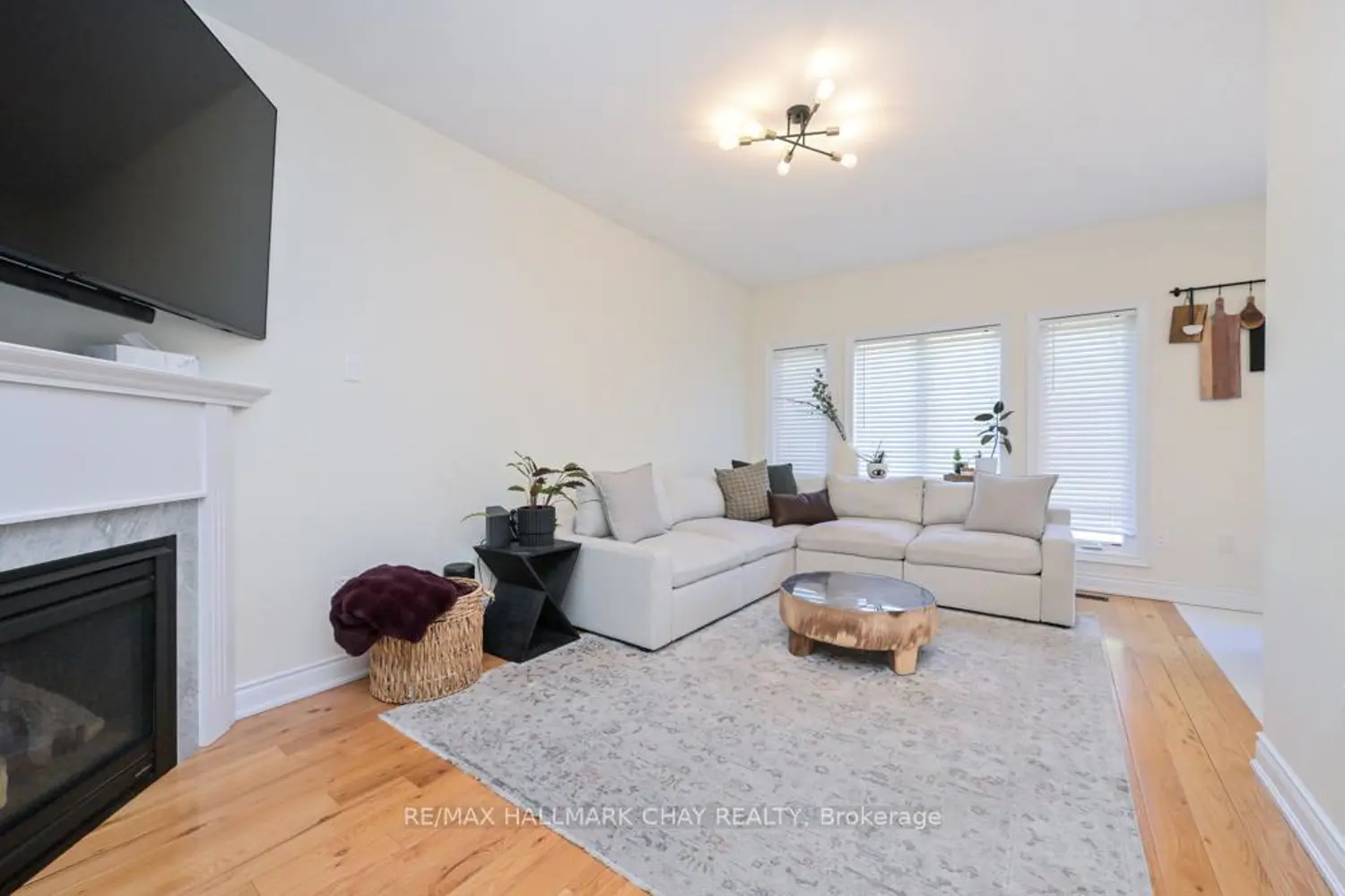 1846 Lamstone Street photo 5