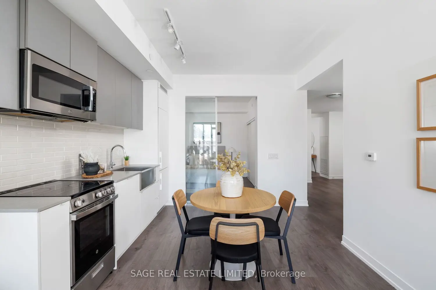 Additional image 7 of 270 Dufferin Street 327