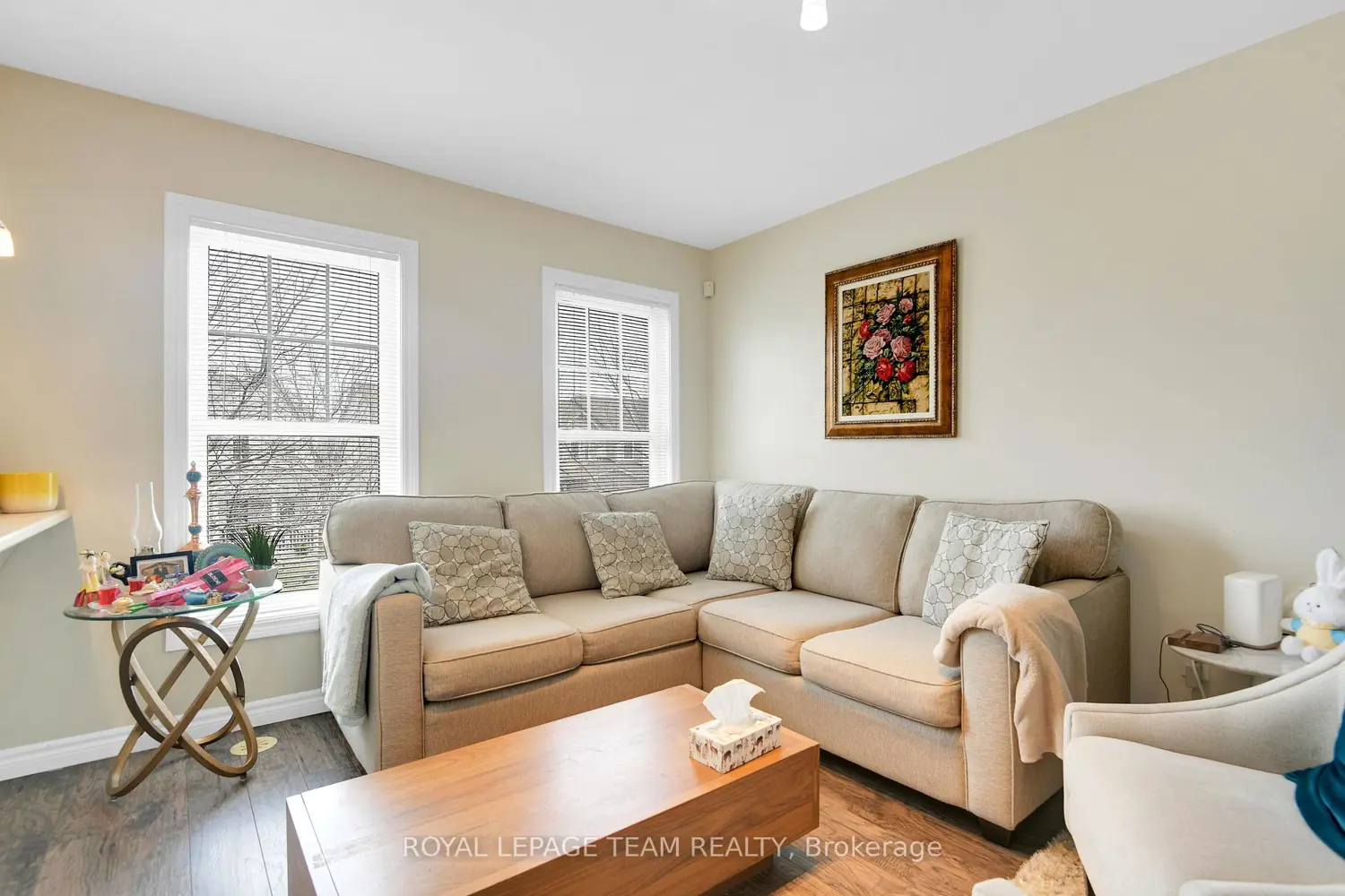 920 Messor Crescent photo 4
