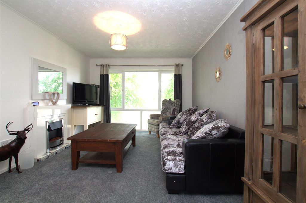 2 bed flat for saleWallington Drive, Sedgefield TS21 photo 4