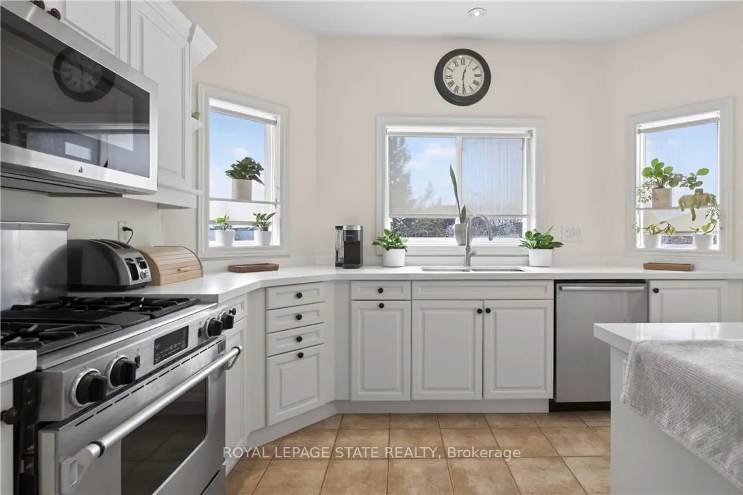 29 Gaines Avenue photo 3