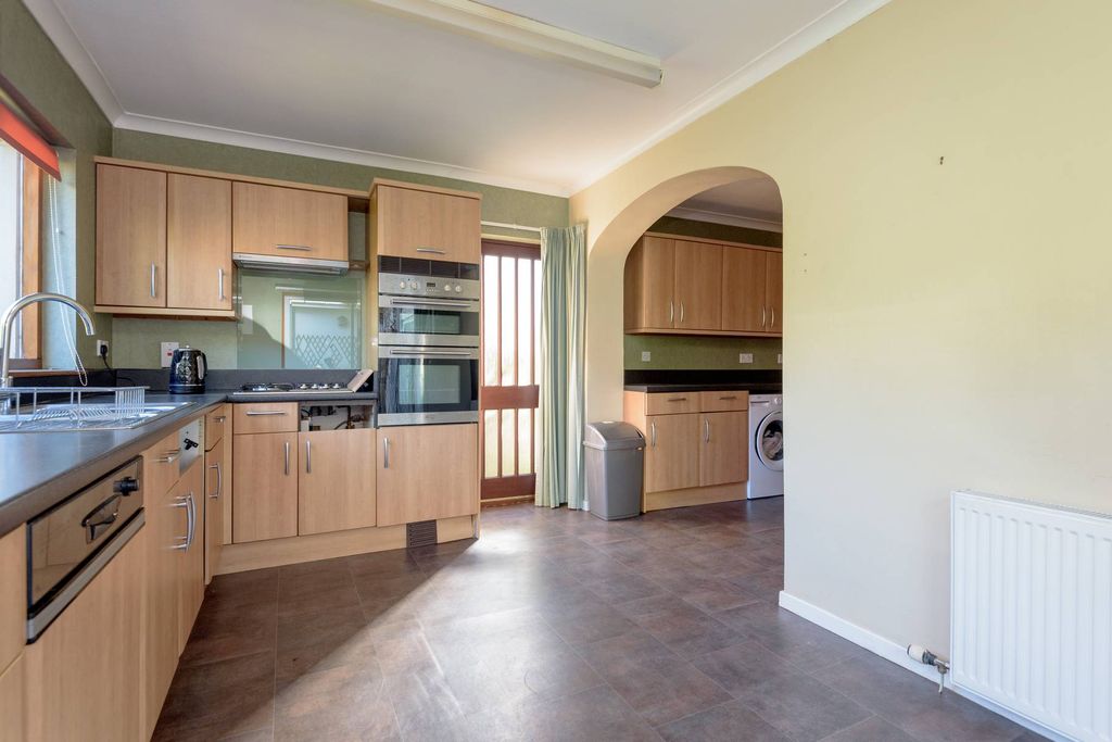 Additional image 9 of 4 bed detached bungalow for sale28 Glenorchy Road, North Berwick EH39
