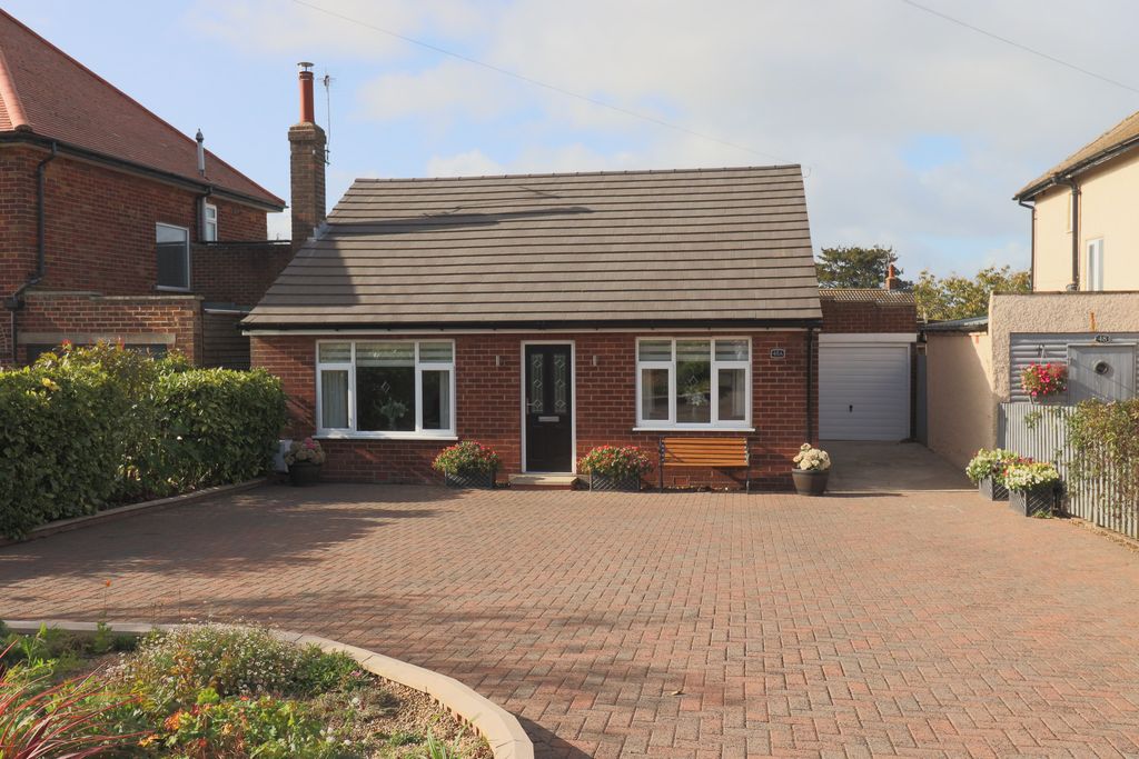 2 bed detached bungalow for saleMuston Road, Filey YO14
