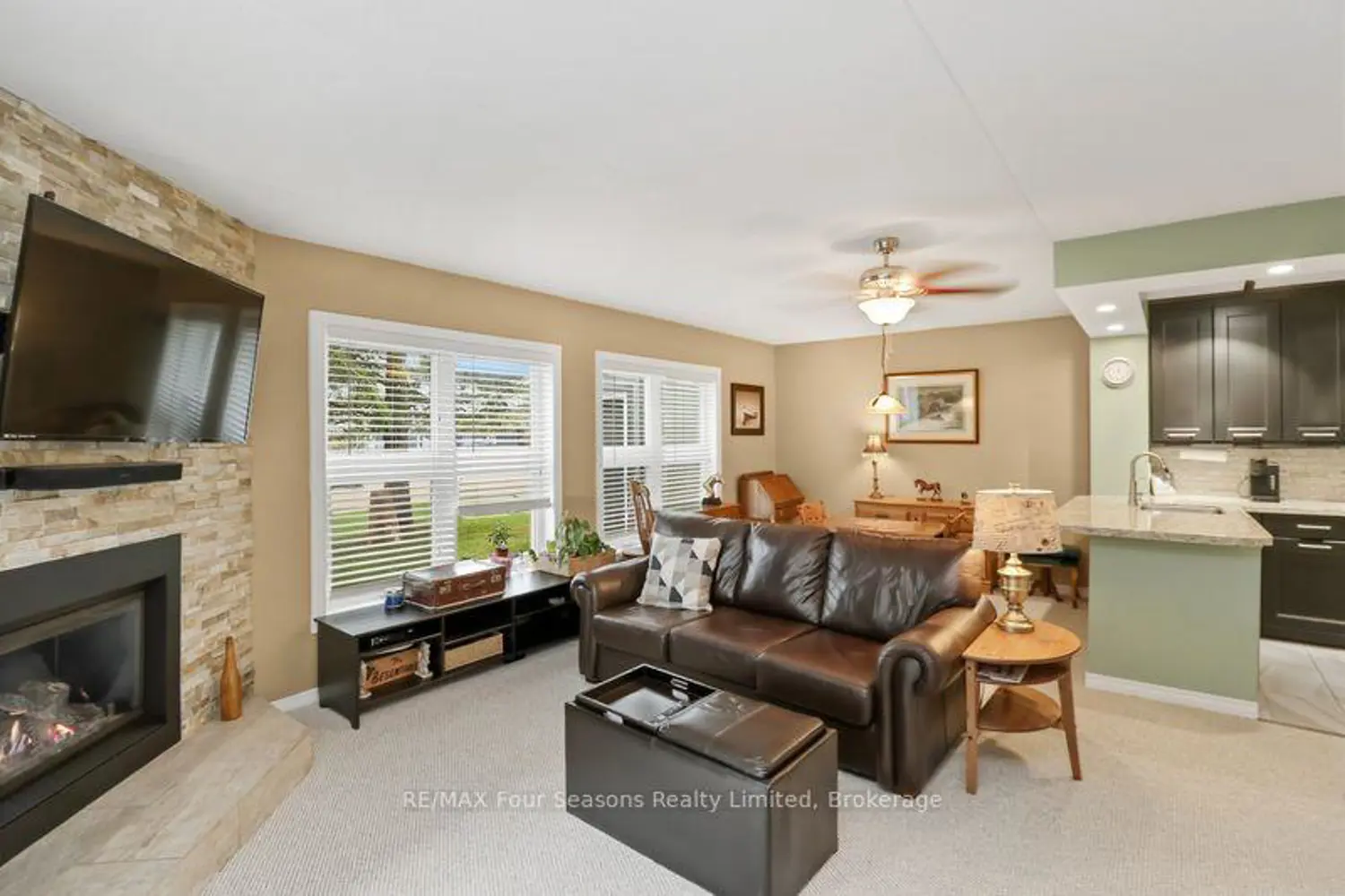 810 Suncrest Circle photo 4