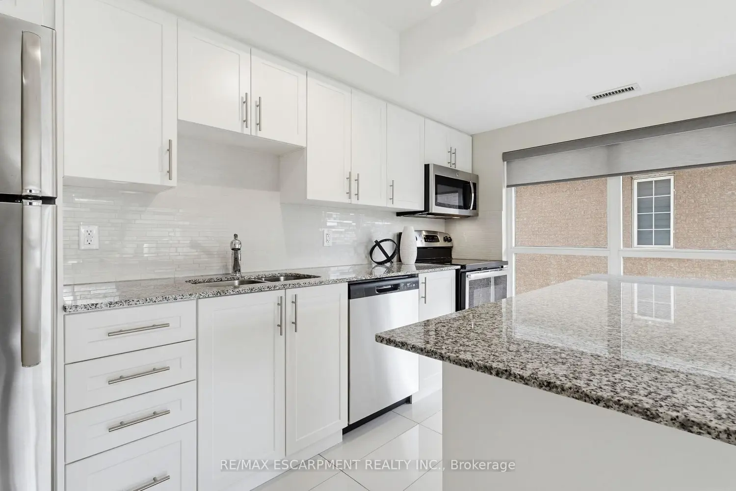 5001 Corporate Drive 204 photo 5