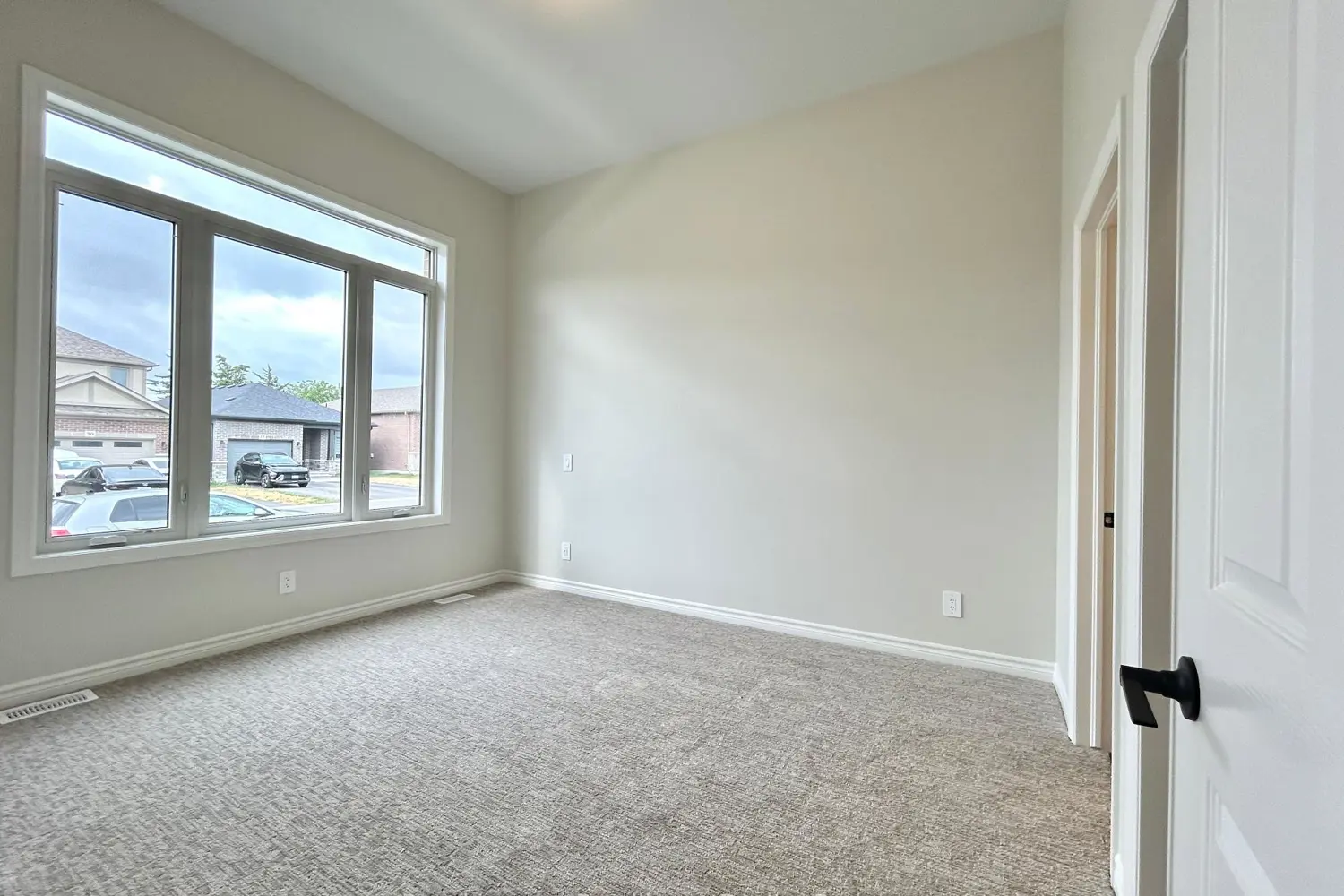 35 Athabaska Drive photo 3