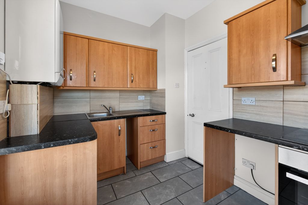 Additional image 15 of 2 bed flat for saleGraham Court, Hamilton Gardens, Felixstowe IP11