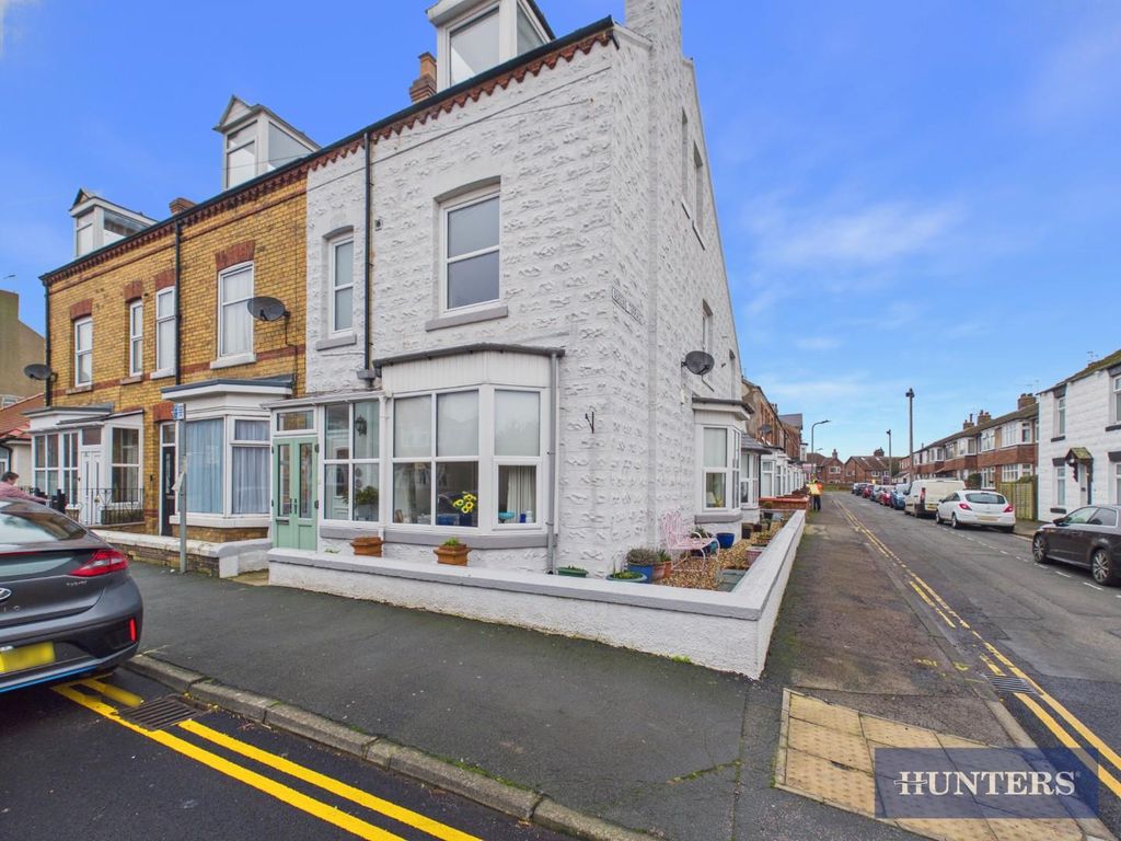 5 bed end terrace house for saleWest Road, Filey YO14