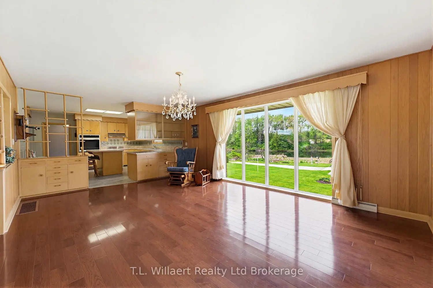 70 Albert Street photo 5