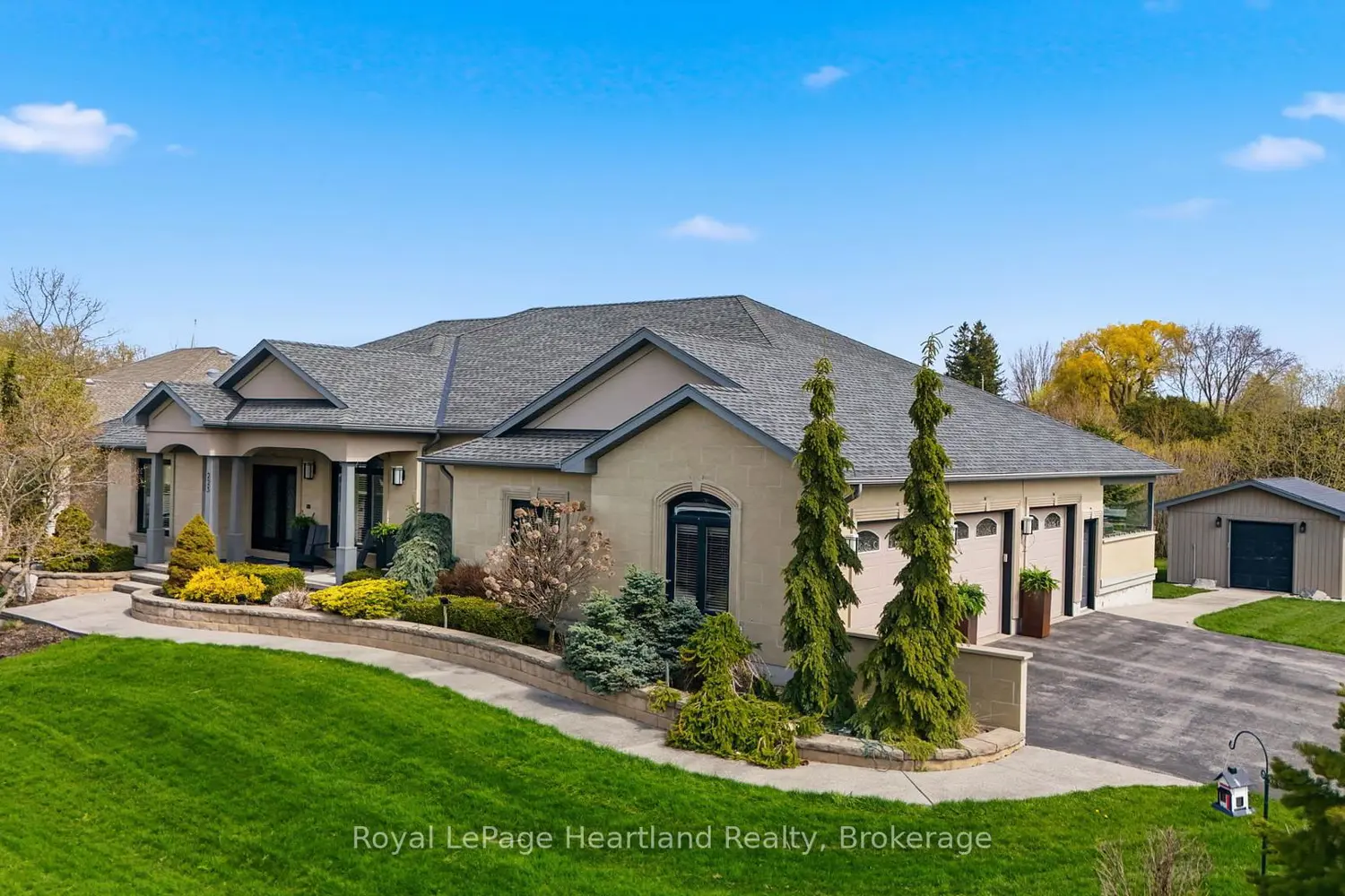 225 John Street photo 2