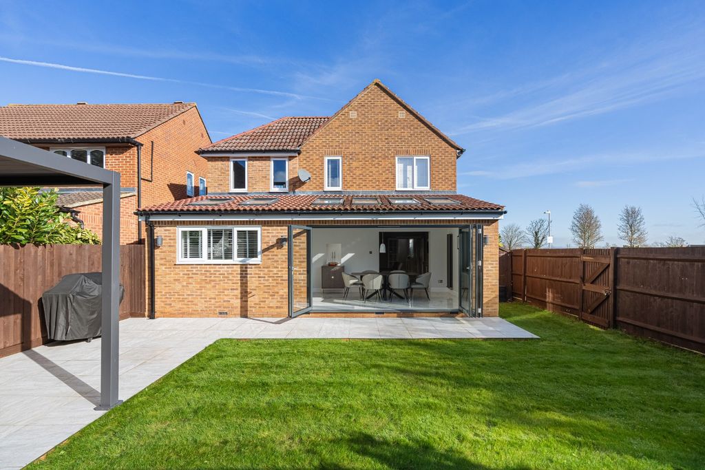 4 bed detached house for saleThe Lapwings, Gravesend, Kent DA12