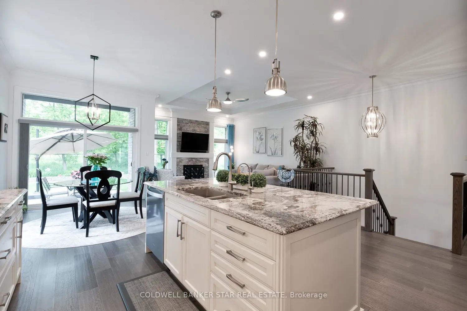 2426 Red Thorne Avenue photo 4