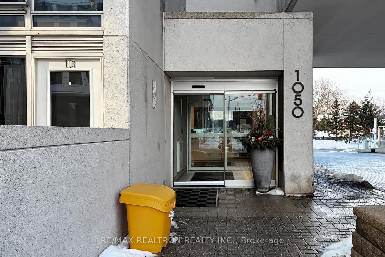 Additional image 3 of 1050 The Queensway Avenue 217