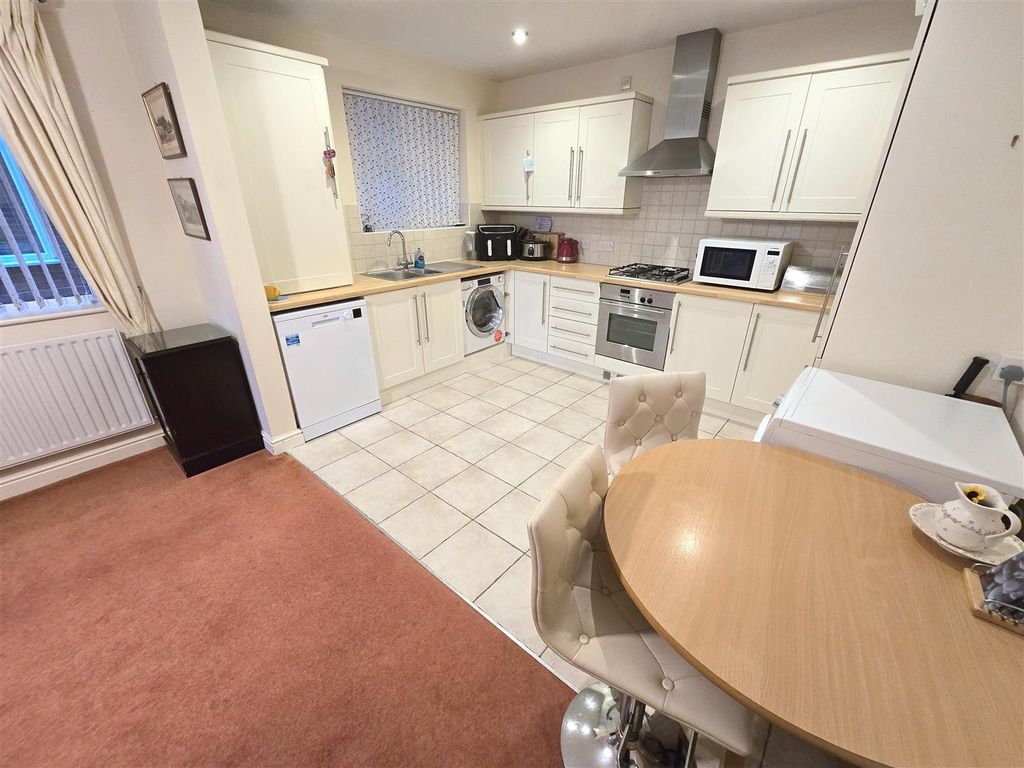Additional image 6 of 2 bed flat for saleEsplanade Court, Great Yarmouth NR30