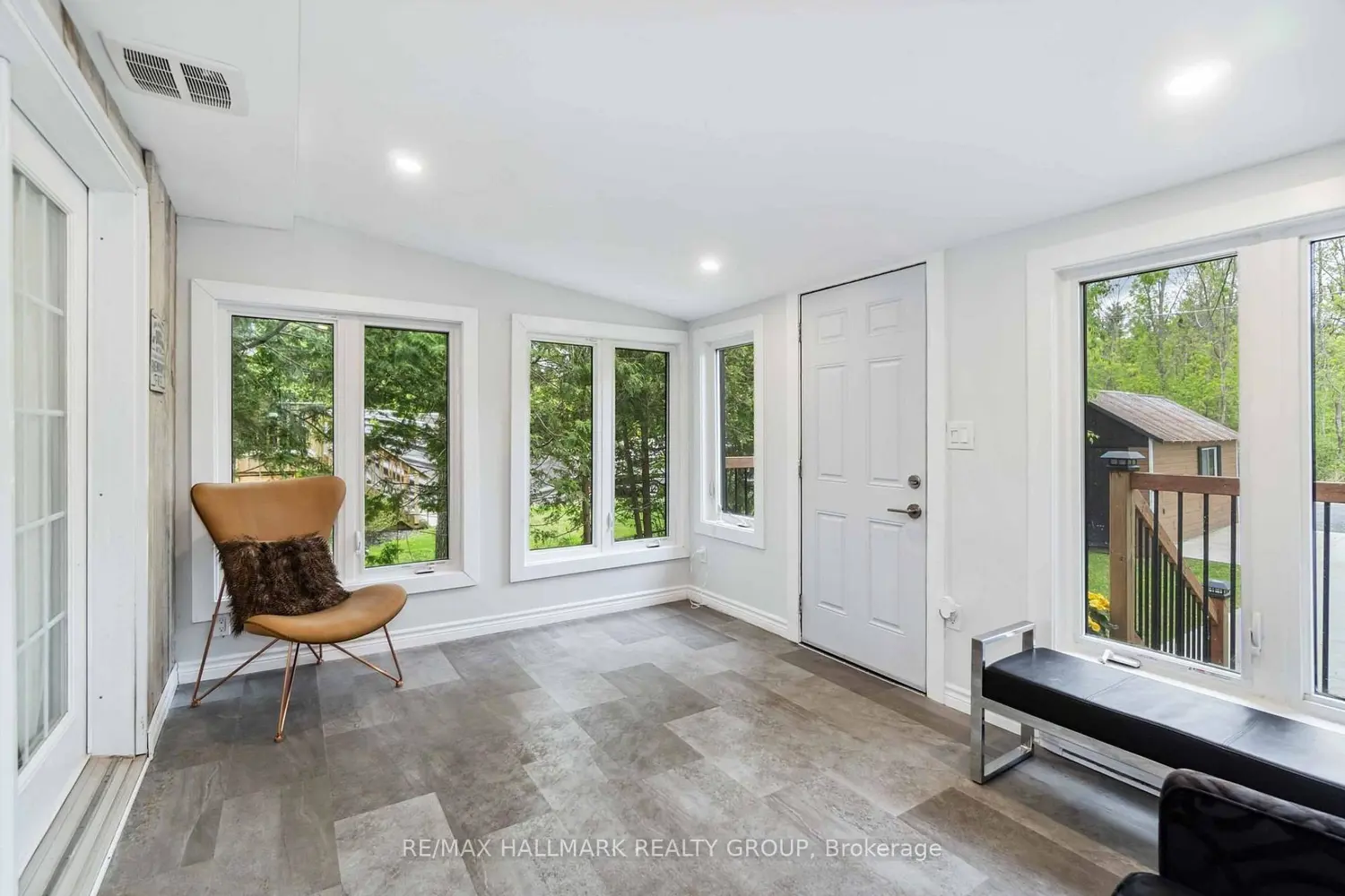 2824 Barts Lane photo 3
