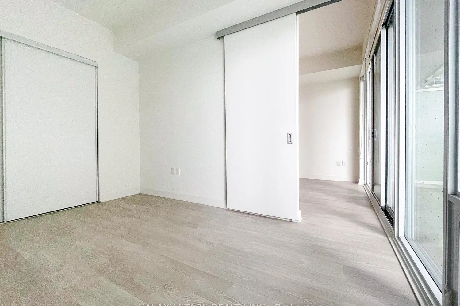 Additional image 12 of 15 Queens Quay 309