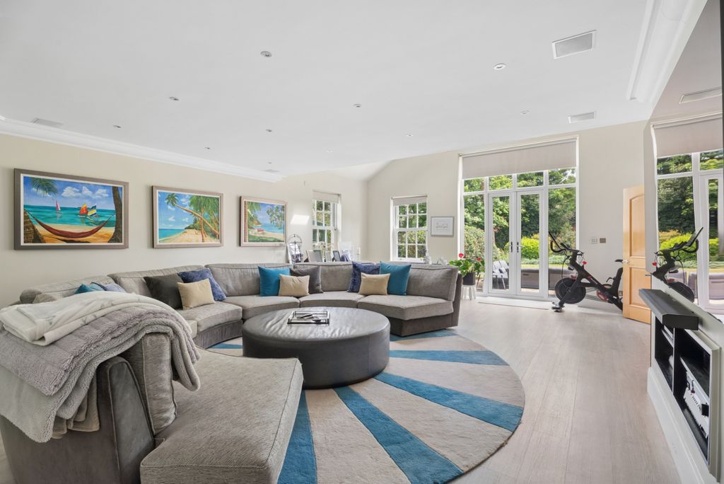 Additional image 6 of 7 bed detached house for saleCamp Road, Gerrards Cross SL9