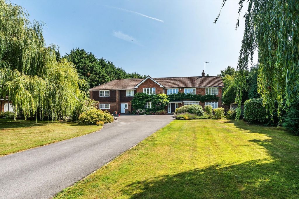 6 bed detached house for saleSummers Lane, Hurtmore, Godalming, Surrey GU7