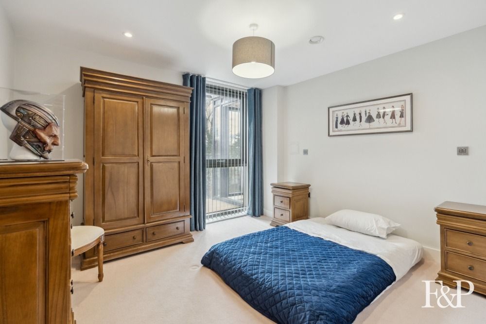Additional image 21 of 2 bed flat for saleStation Road, Gerrards Cross SL9