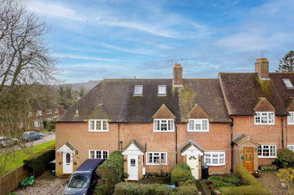 3 bed terraced house for saleSalisbury Road, Godstone RH9